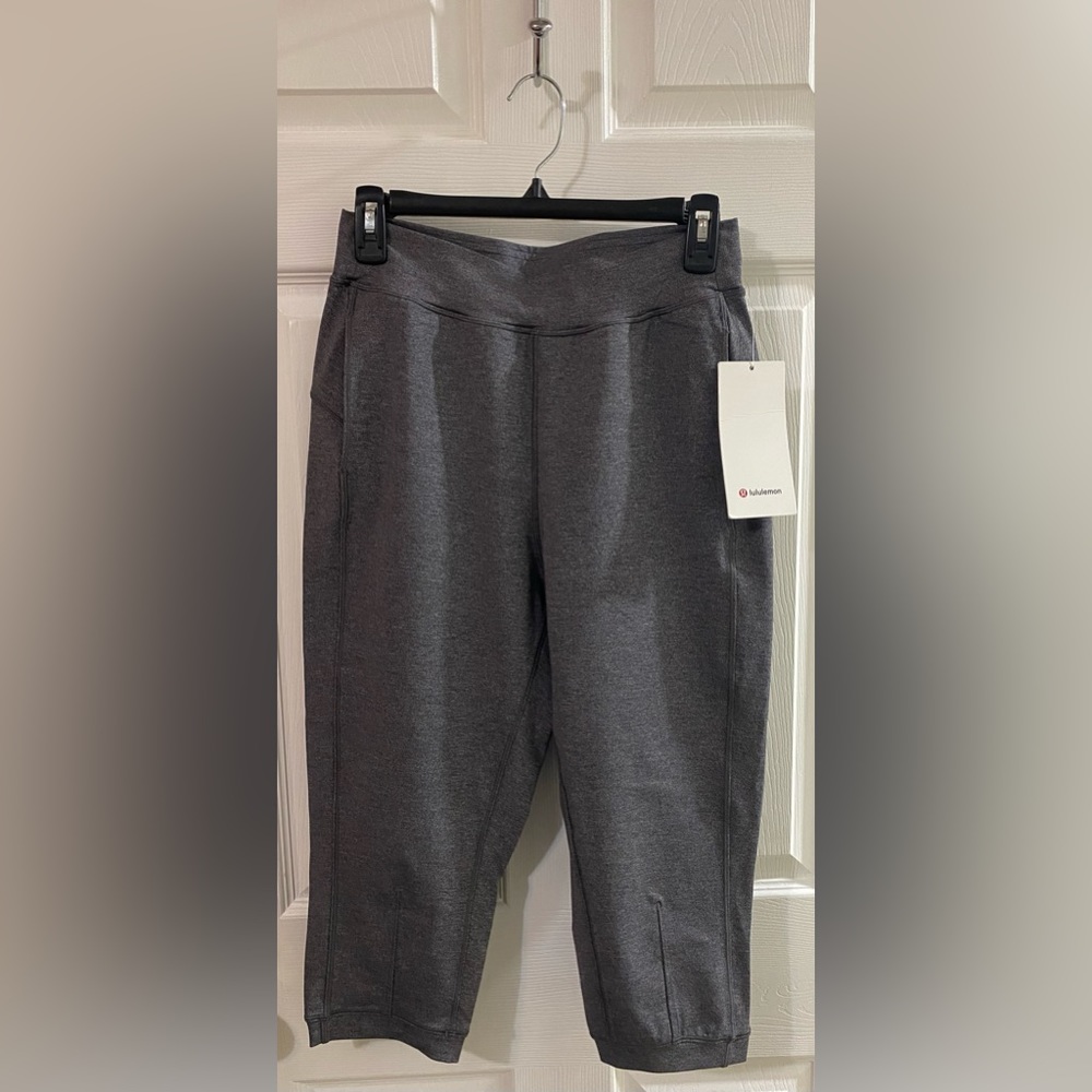Lululemon Crop Pants Medium Rise Size 6🩶